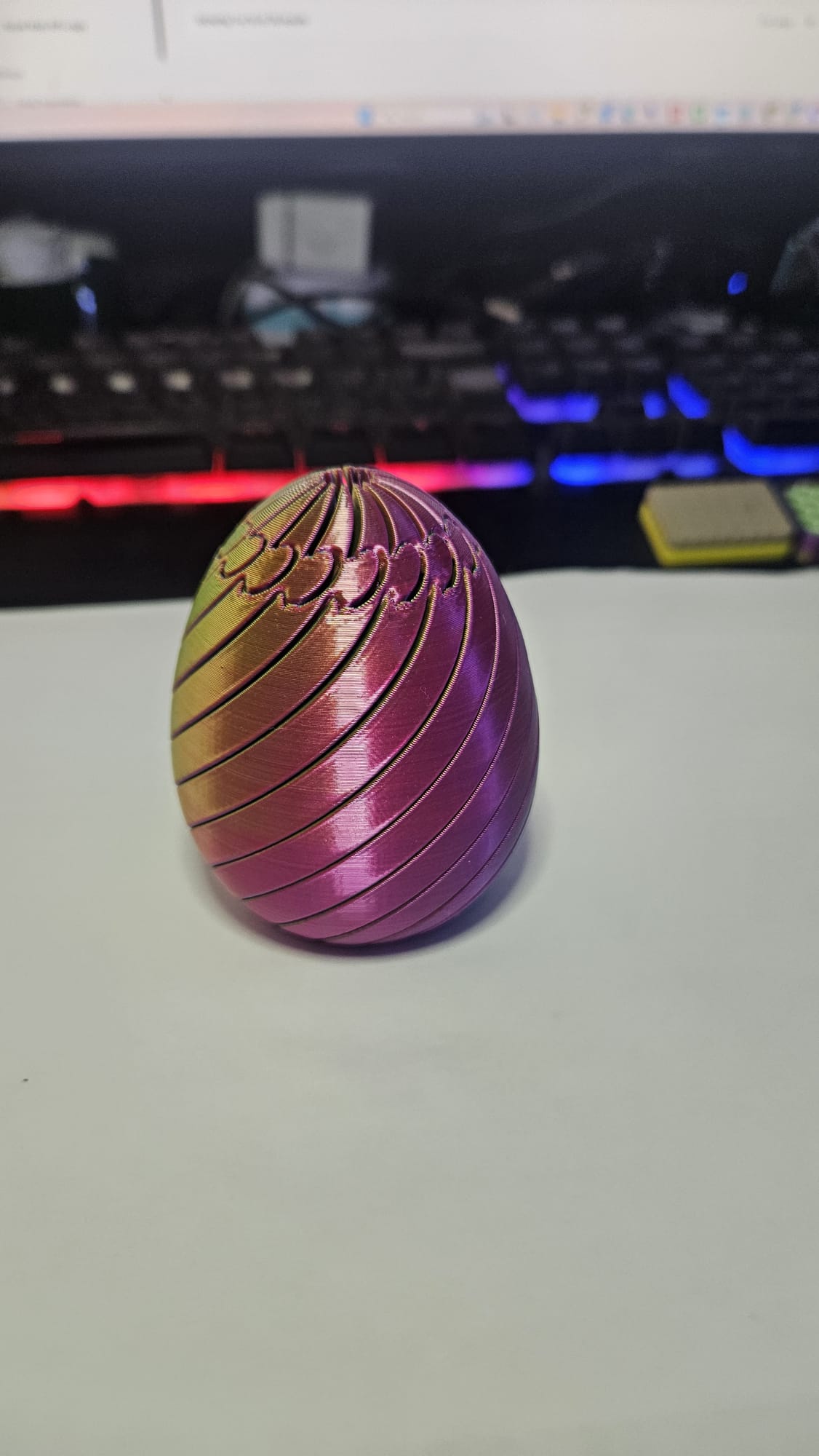 🥚 Flexi Egg – Mesmerising Twist Fidget